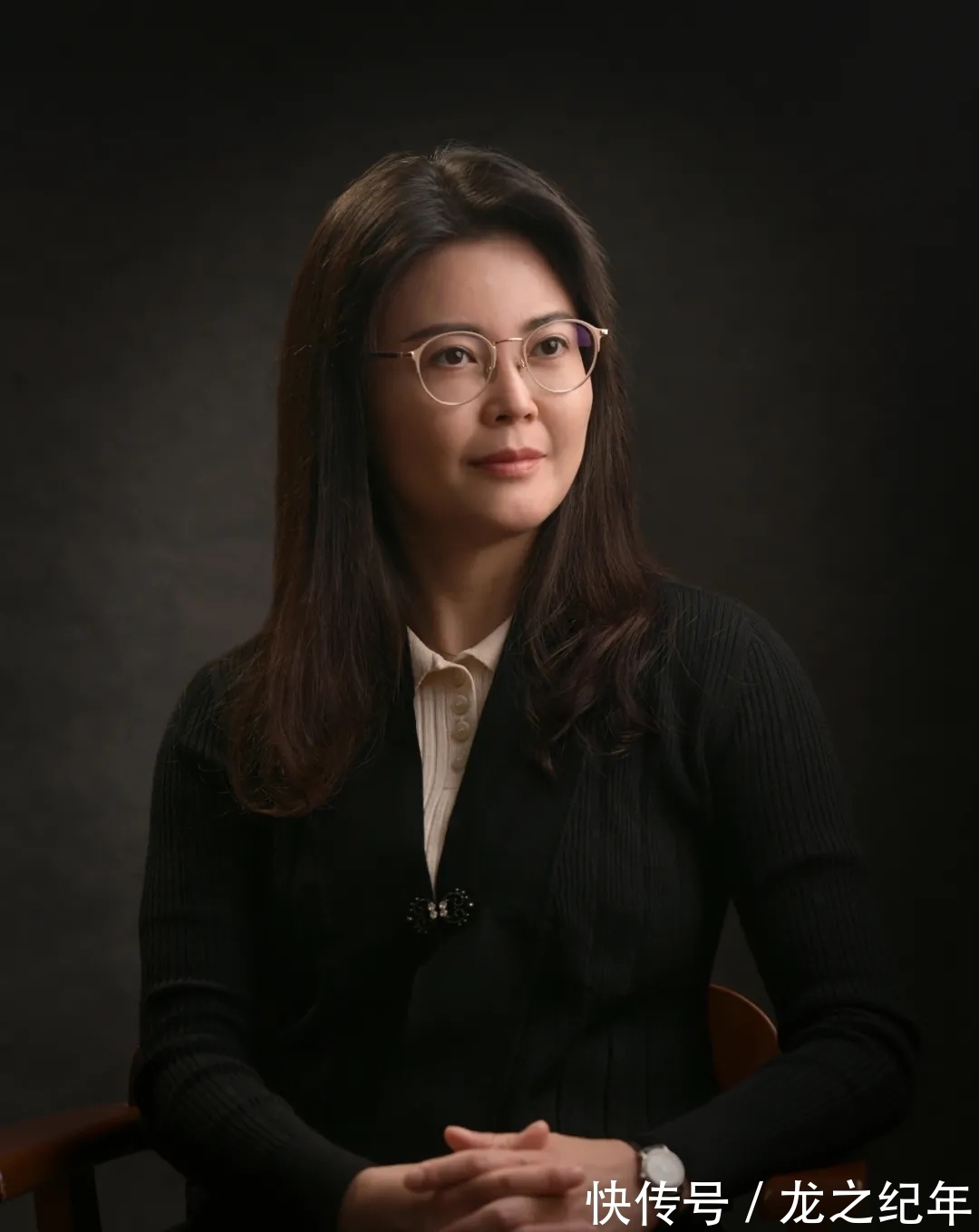 萧散#她的草书写出了超乎寻常“霸气”,崎岖跌宕,小楷细腻,萧散简远