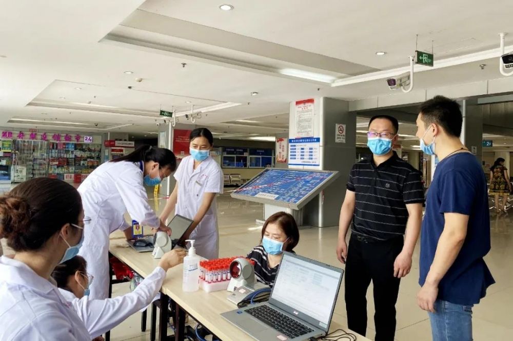 优质服务|贴心！江津区中心医院核酸采集点流程优化及优质服务获群众点赞