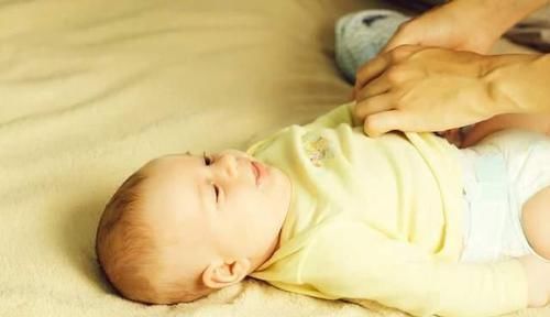 大小便|宝宝快满月是好事，但有四大“意外”要小心提防，发生率很高