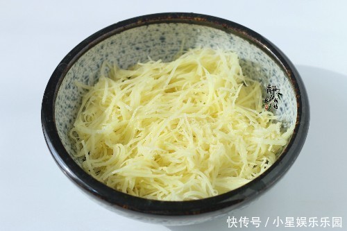 土豆|土豆如此做，柔软香嫩，是菜又是饭，快手早餐，它是首选
