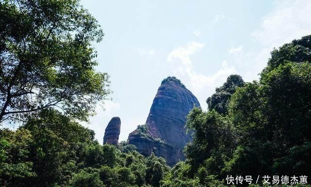 这座山峰看得让人害羞，当地人却非常崇拜它