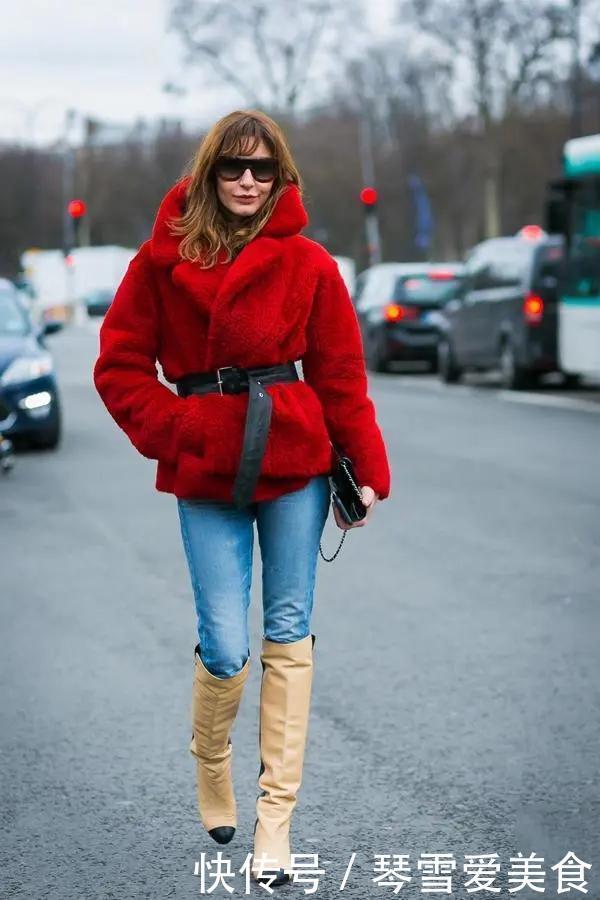 女人过了45岁,少穿黑白灰!多穿这5种“颜色”,非常显气质