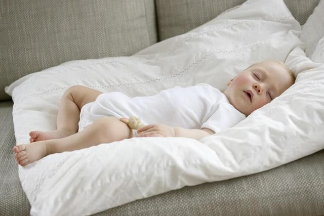 宝宝|宝宝晚上睡觉磨牙 妈妈别不在意 极大可能是宝宝不舒服了