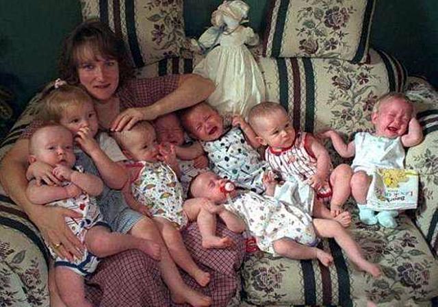 七胞胎|23年前首例7胞胎家庭：每天用42瓶奶粉，52张尿布，如今各个出众