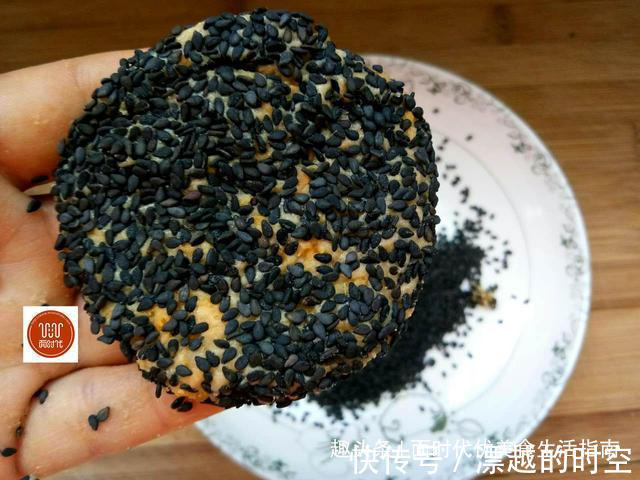 红薯饼的新做法，不烤不油炸，健康又美味，做法还简单！