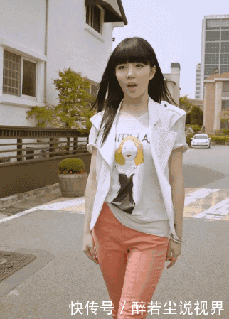 孩子|这是谁家的孩子?太会抢镜了!