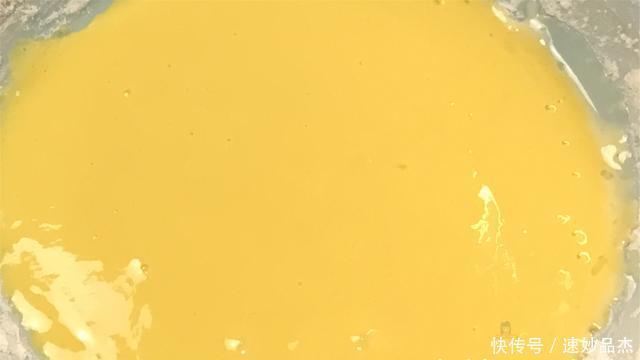 学会|老阿姨在家做椒盐鸡块,教你学会这个小技巧,真是美味