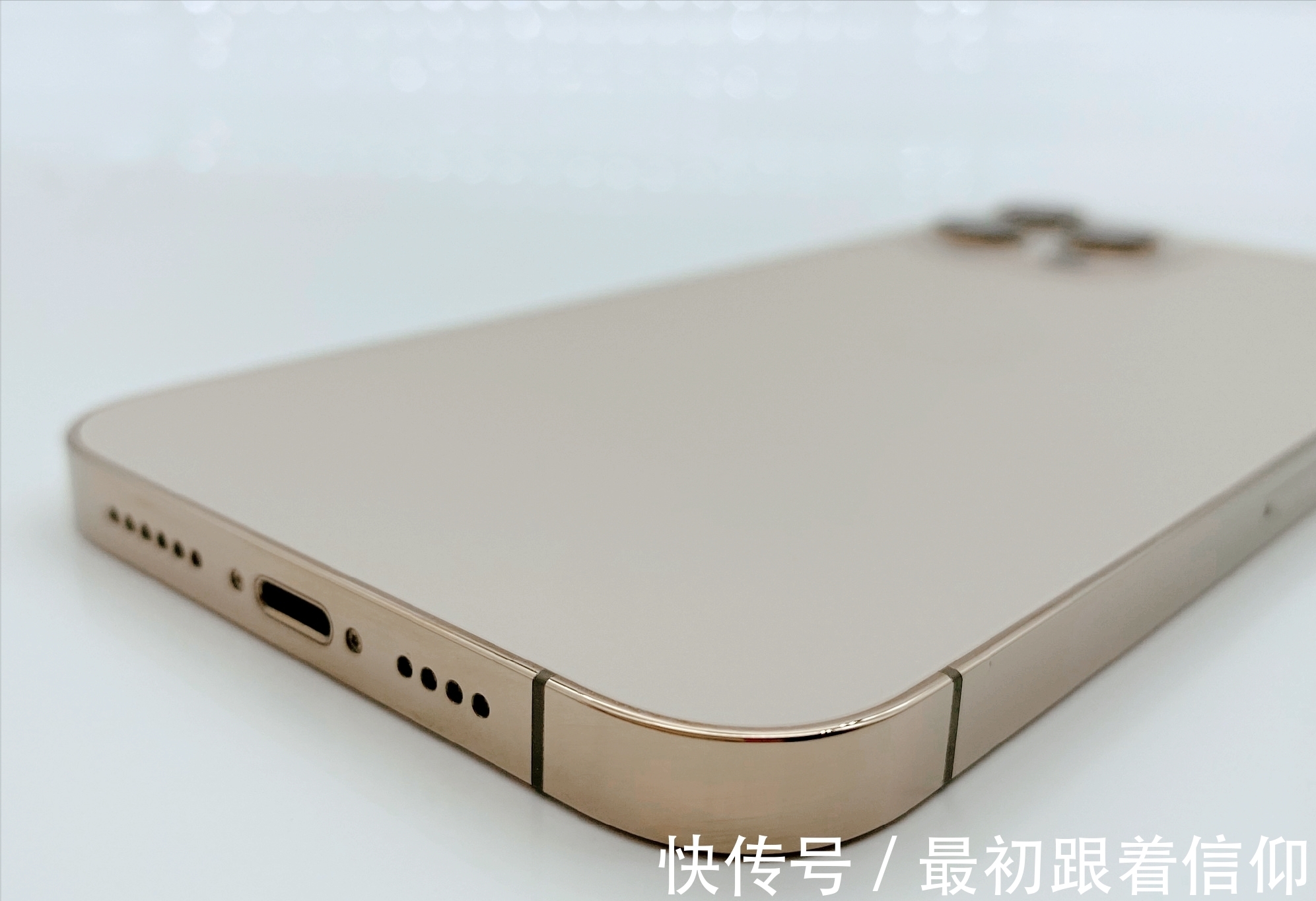 老婆大人|捡漏老婆淘汰的iPhone12Pro，感受iOS的优秀，只怪自己以前太执拗