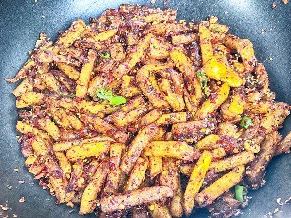 花几块钱买几个土豆,加两样调料,好吃到放不下筷子,越吃越想吃