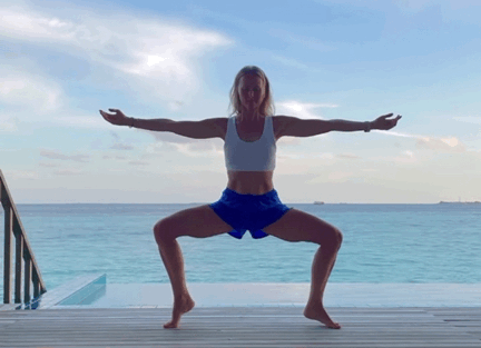 <人老腿先衰>,12个瑜伽动作加强双腿力量,强健根基