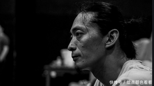 副师长|他40岁成为上将，带兵打仗不按常理，三个儿子都是将军