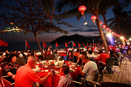 年夜饭菜单请查收，“2素6荤”照着做，寓意福气多多，幸福满满