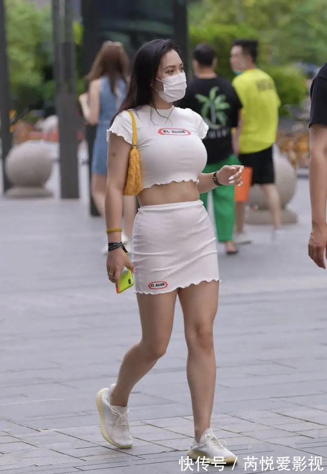 美女|高跟鞋“失宠”了,这样搭简单又时髦,小个子女生也不例外!
