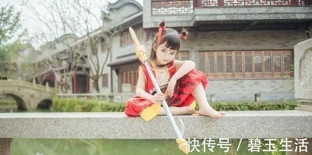 学习成绩|7岁男孩模仿“哪吒”火了,经典动作惹网友惊呼魔童降世