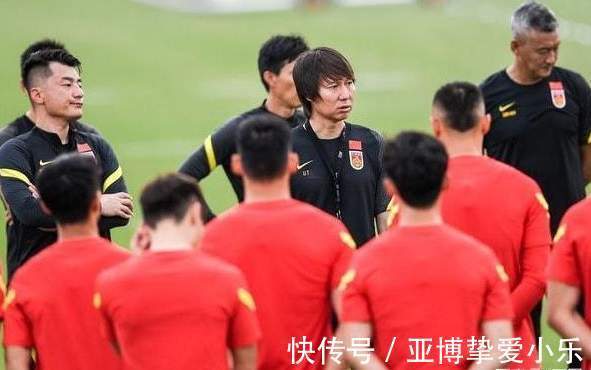 隔离|国足启程回国，仍将在苏沪两地隔离21天，蒋光太伤情无大碍