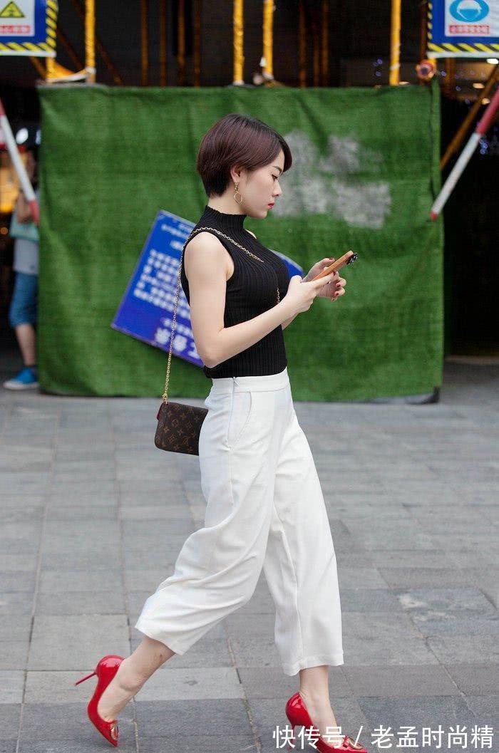 红鞋|小家碧玉型的女子, 黑衣白裤红鞋, 靓丽小女人的味道