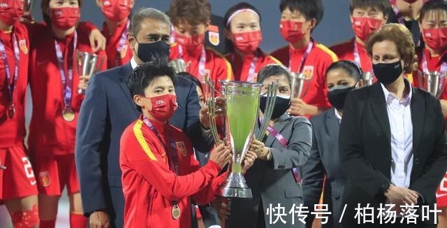 女足亚洲杯|9次夺冠!女足官方玩“凡尔赛”,球迷中国足球也可以这么优秀