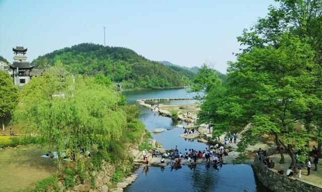 景点|安徽一处景点古称“多云山”，跨越两大省份，是大别山主峰之一