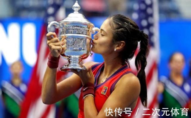 李娜|强!这位会说中文的华裔女孩,将C罗挤下头条,英国女王发来祝贺