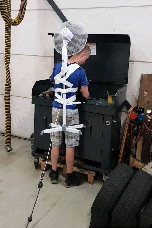 |搞笑图片幽默段子笑话刚刚煮好的汤就不能喝了,也是忧伤啊