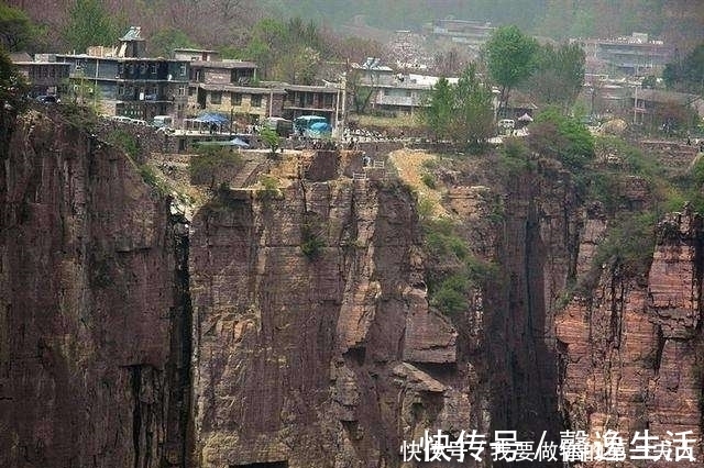 村庄|中国最危险村庄！居于悬崖峭壁，壮汉凿出山路成世界奇迹