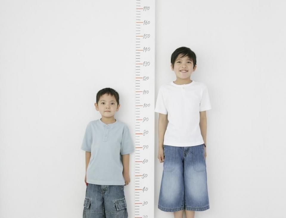 身高发育|别人家孩子有身高发育猛长期，你家孩子为什么没有？身体里少了它
