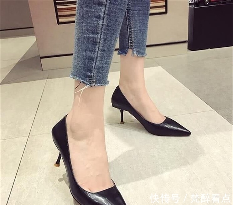 细高|尖头细高跟有着不同的美丽,简单中带着一丝温情品味