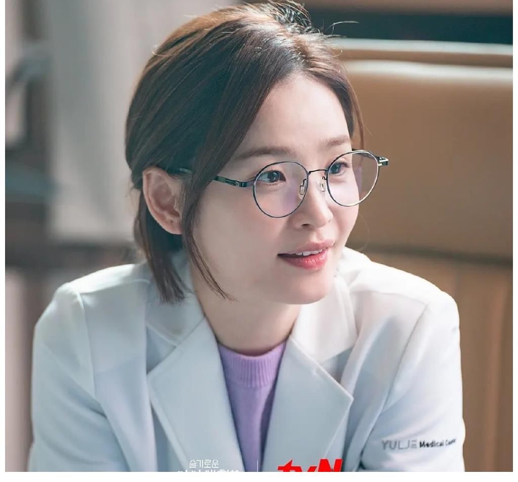 惊现|机智的医生生活2:神父安庭瑗铁树开花,惊现小迷糊成蔡松华助攻