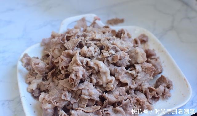 秋天牛肉这样吃,不油不腻,好吃下饭,汤汁都不剩一滴,太香了