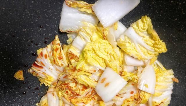 家人|咳嗽最怕吃这菜,3块钱2斤,简单一炒,润肺止咳,家人常吃不咳嗽