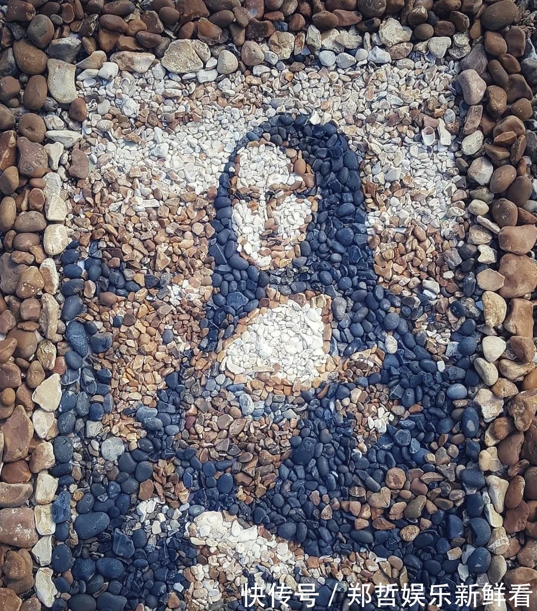 艺术家|艺术家用石头“作画”,再现传世经典,网友:我用笔都画不出来