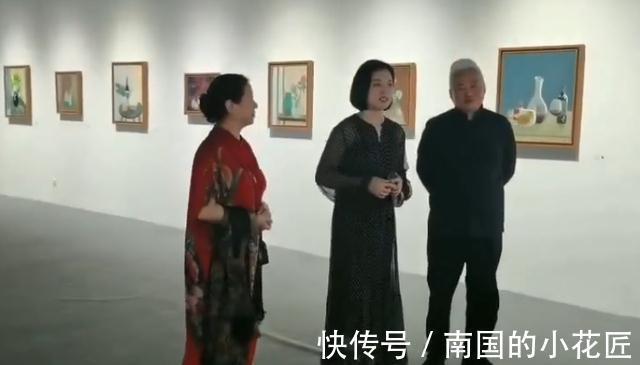 陈小艺$白雪:歌手变画家,在京798艺术区举办个人画展吸引圈内众星捧场