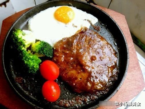 土鳖|去吃牛排，盘子里的牛排有啥用？很多人都是直接吃，服务员：土鳖