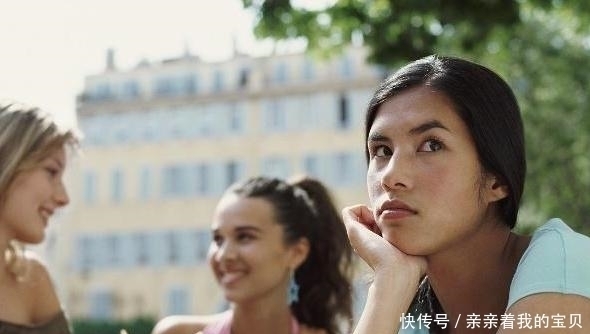 爆笑|十条爆笑冷知识：最壕追星，富婆砸四千万邀男星共进晚宴。