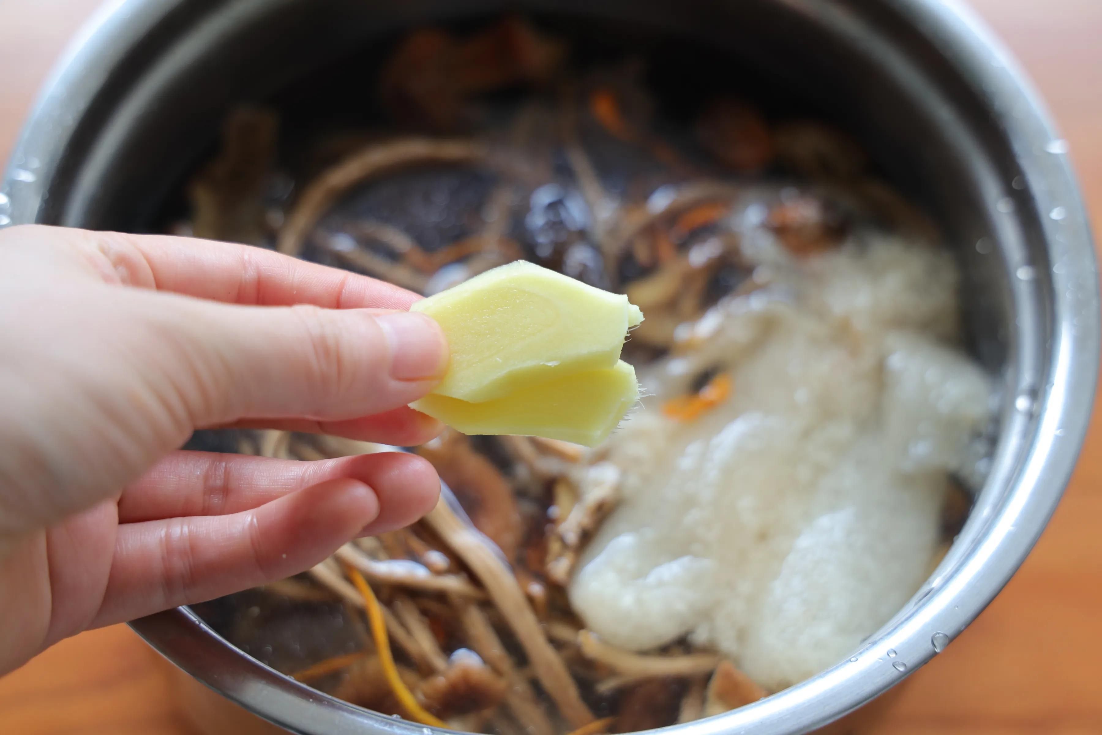 菌菇|秋天天气干燥,这汤水要多喝,营养丰富,每次一锅不够喝,特鲜美