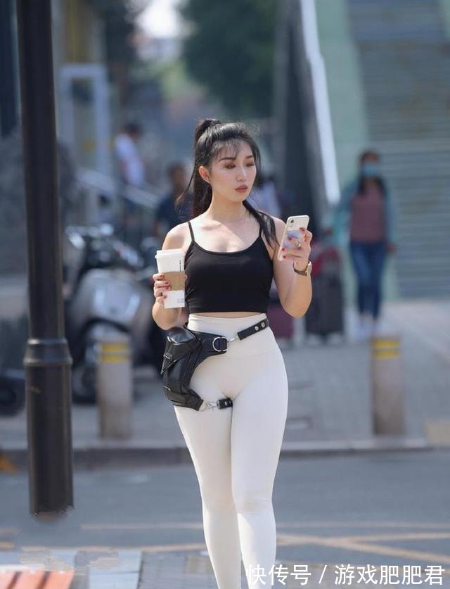 紧身裤 “腰细胯宽”要会选择衣服,打底裤也可以修饰体型,减龄还有活力!