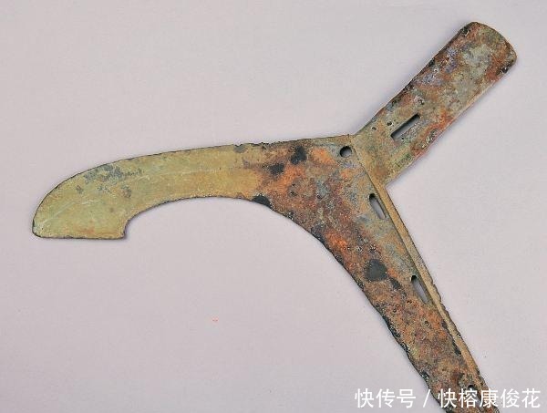 五虎上将|五虎上将相继去世,诸葛亮火线提拔一铁匠,竟打得司马懿闭门不出