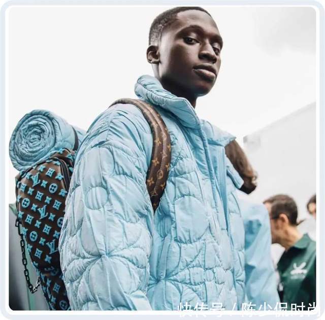 秋冬|普通的羽绒服已经过时了!今秋冬“绗缝棉服”,保暖且不臃肿