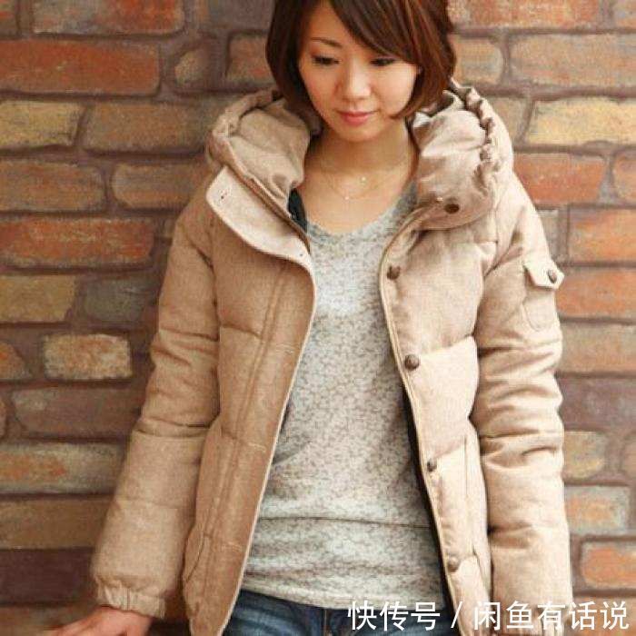 时髦|中年女人不想有“阿姨味”,羽绒服颜色要“5穿5不穿”,时髦减龄