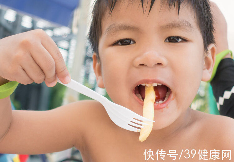 垃圾食品|11岁女童身高已达163,这3个健脾胃的习惯很不错,值得家长学习