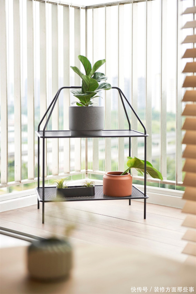 北欧风|96平米北欧三居室,玄关的换鞋凳还有一个小小的置物台,实用