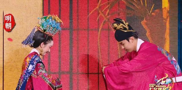 央視七夕晚會|央視七夕晚會收視奪冠，8人主持團撐場面，《人民日報》點贊周深