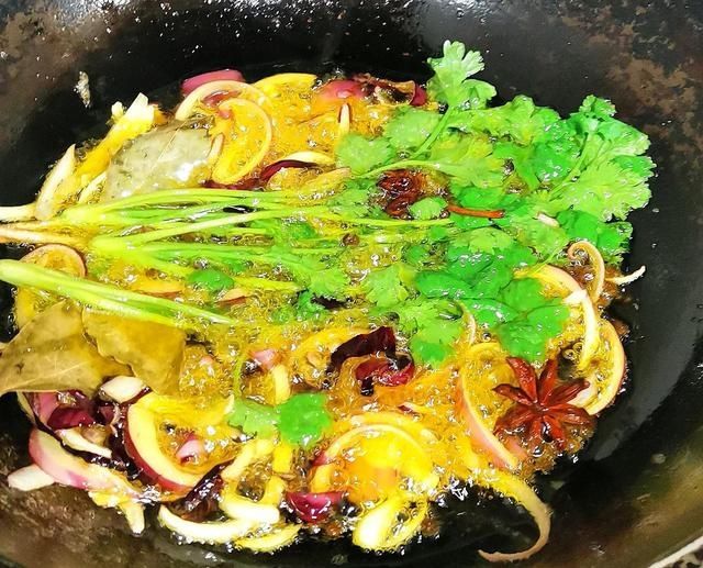 白酒|辣椒酱的家庭版做法,又香又辣,炒菜,拌饭超过瘾,关键还易保存