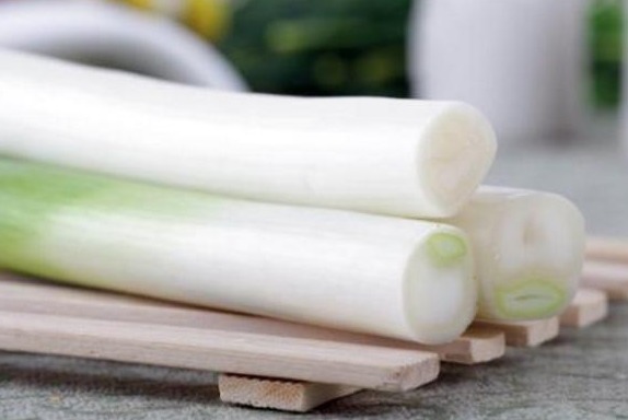 膝关节|膝关节炎反复折磨怎么办教你一个妙招就能调理,在家轻松做!