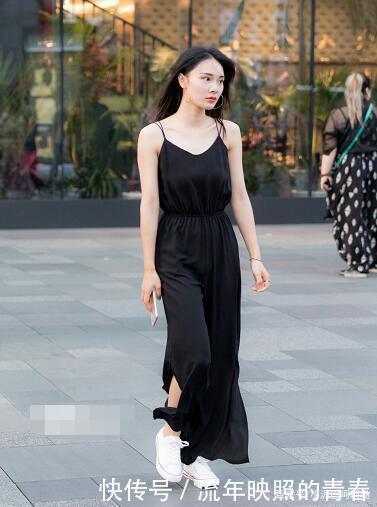 不管日常还是通勤，少不了这双小白鞋