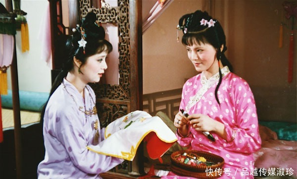 有多深|袭人心机有多深?看宝玉挨打后她做了什么,知人知面不知心