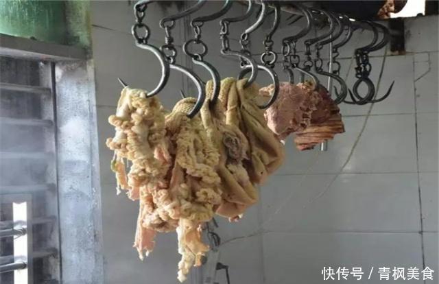 夫妻卖“良心汤”小吃,1碗15免费送饼,但这样收钱不怕刮大风吗