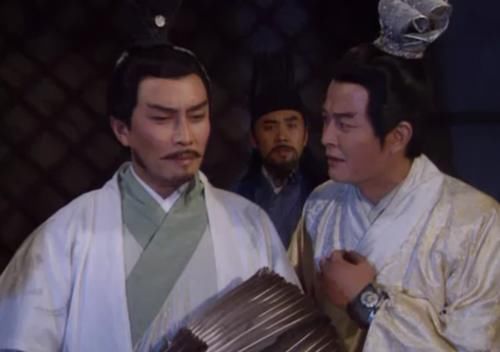 曹操|周瑜诈称要投降曹操,诸葛亮回怼:那你赶紧吧,带着老婆一起