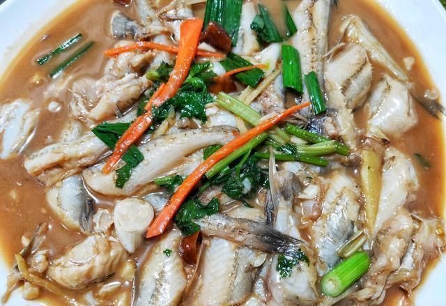 味道|朋友聚餐,5个人点了10道菜花了350元,都说太值了