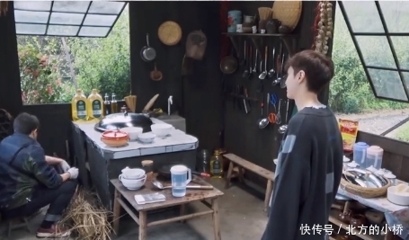 张艺兴 辟谣还是逼婚?黄磊:艺兴30岁和杨紫不正合适?回:不懂爱!